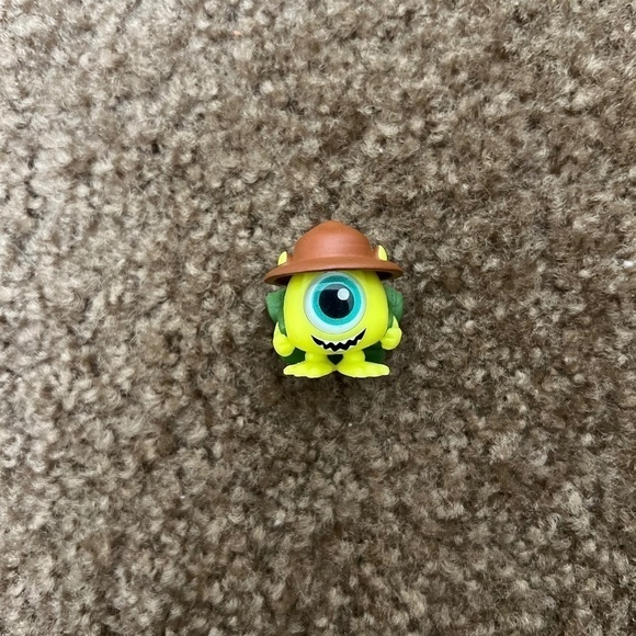 Disney Doorables: Let’s Go Series Monster’s Inc –Camping Getaway– Mike Wazowski - Picture 4 of 6